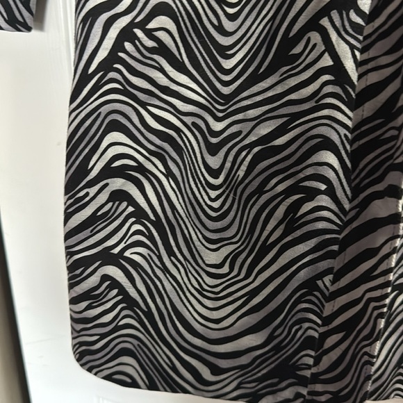 Stylish Julie Mitchell Zebra Print Women's Coat size XL petite - Picture 2 of 12